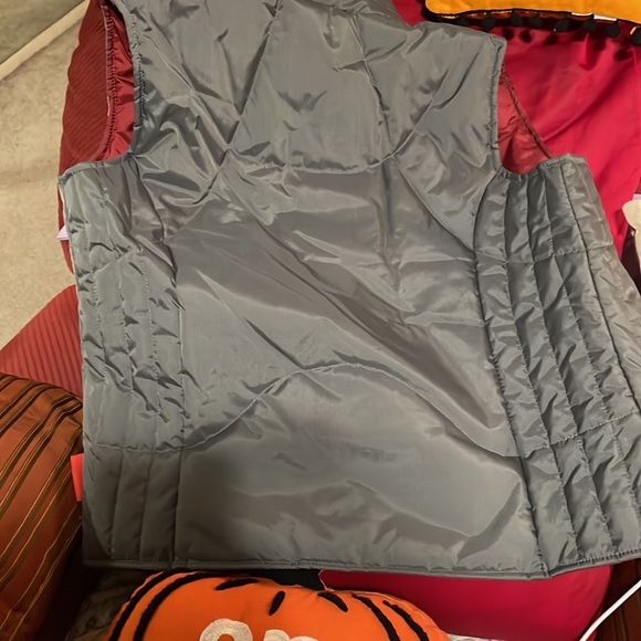 Nike Vest Never Worn in Gray and Rust. - Picture 4 of 11